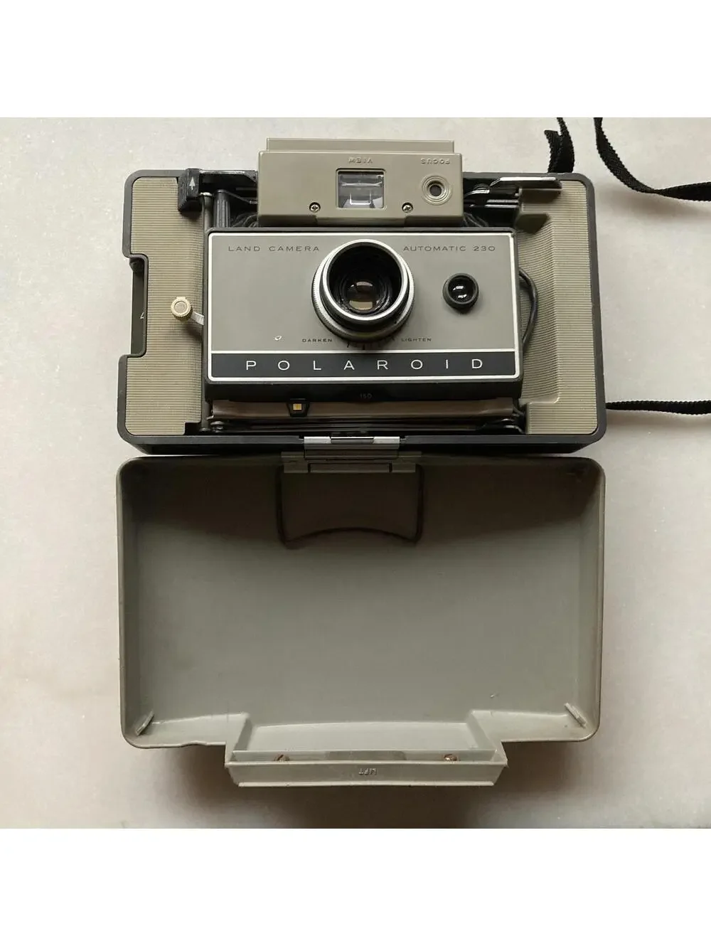 Vintage Automatic Polaroid 230 Land